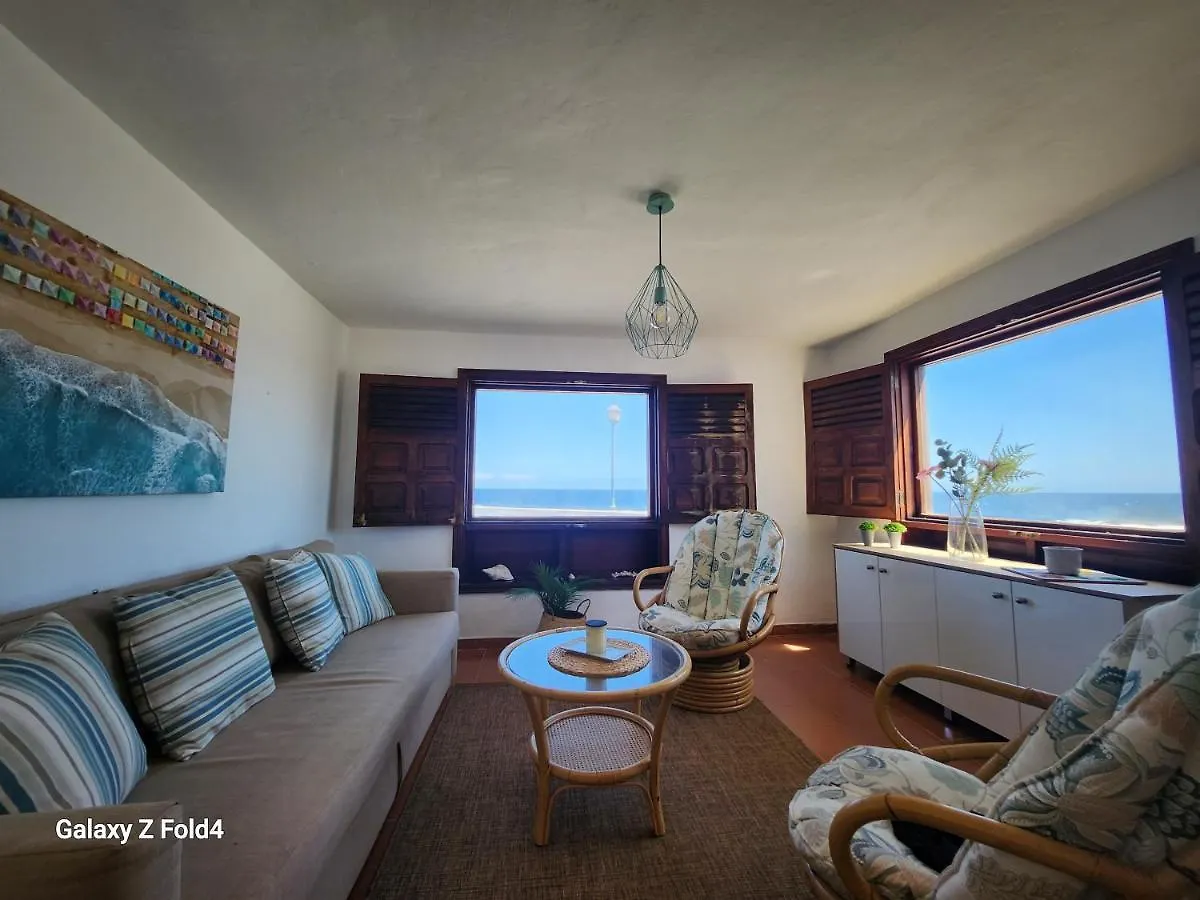 Villa Salada On The Ocean Shore location